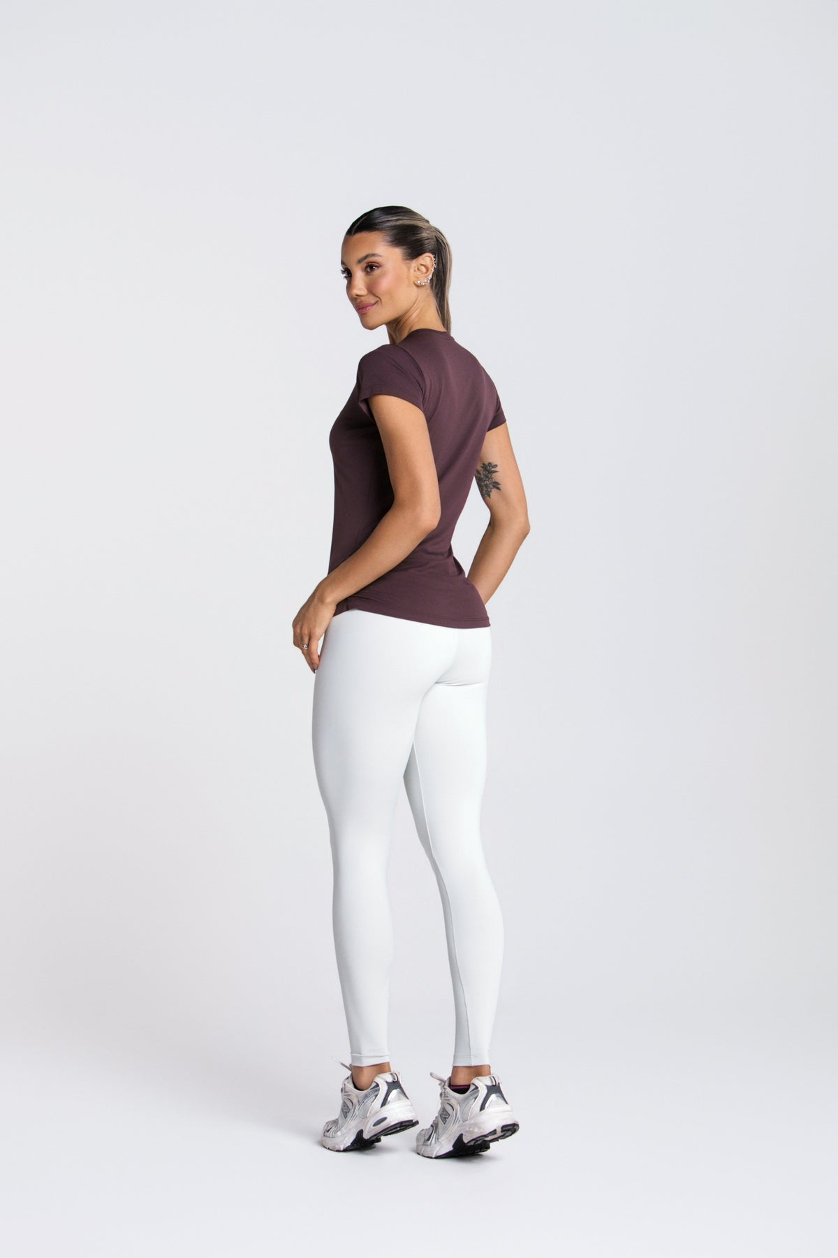 BLUSA MAIS COMPRIDA COSTAS